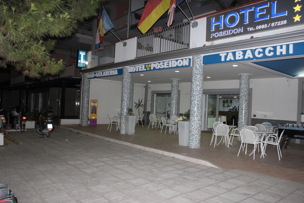 Hotel Poseidon 科里利亚诺·卡拉布罗 外观 照片