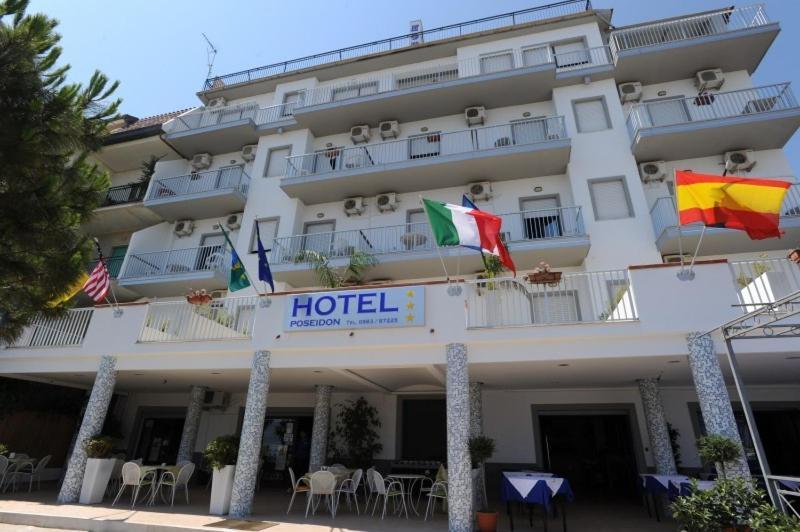 Hotel Poseidon 科里利亚诺·卡拉布罗 外观 照片